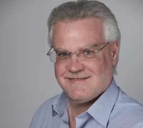 Dr Gareth Pearce